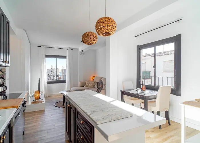 Marina Vista Paradise Casasol * 네르하