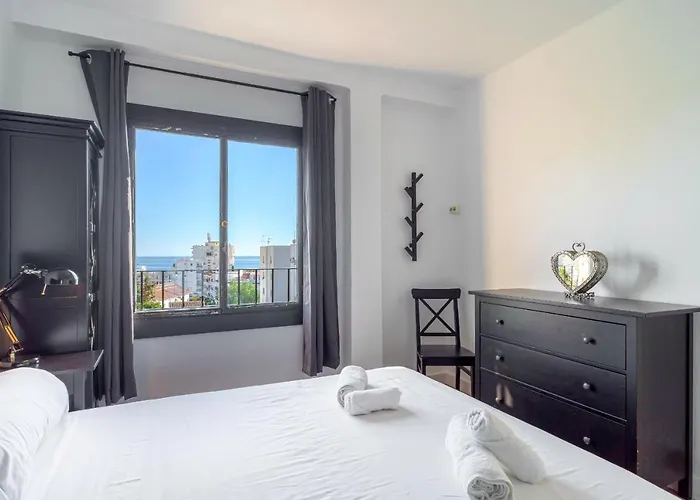 Marina Vista Paradise Casasol 아파트 네르하